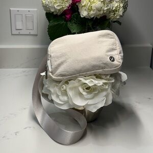 Lululemon Everywhere White Opal Belt/Crossbody Bag